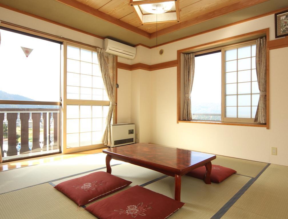 Villa Katashio Nozawaonsen Buitenkant foto