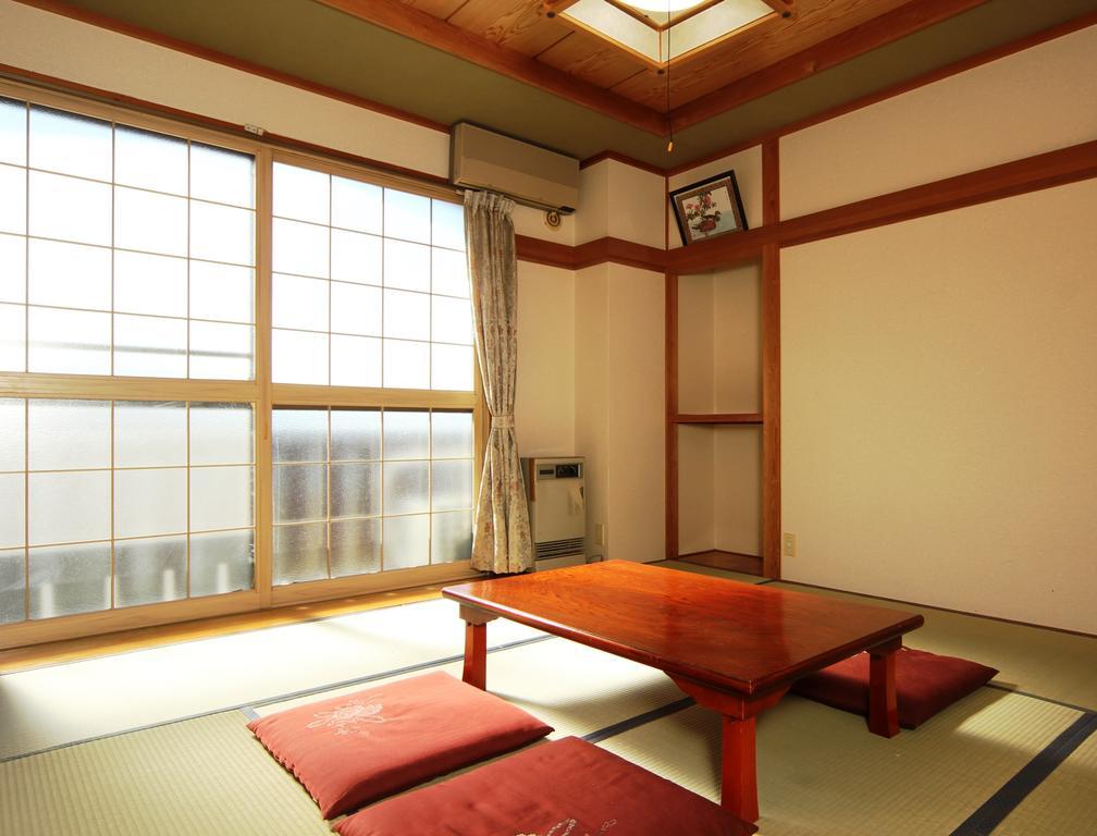 Villa Katashio Nozawaonsen Buitenkant foto