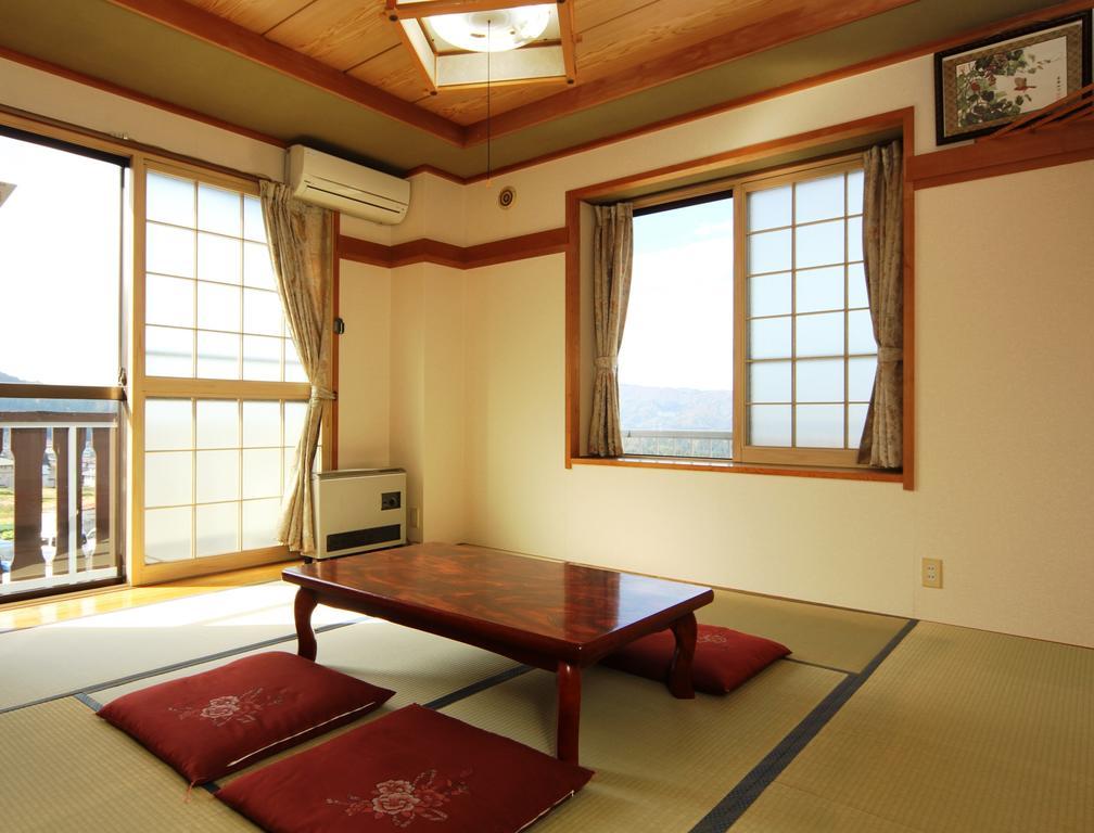 Villa Katashio Nozawaonsen Buitenkant foto
