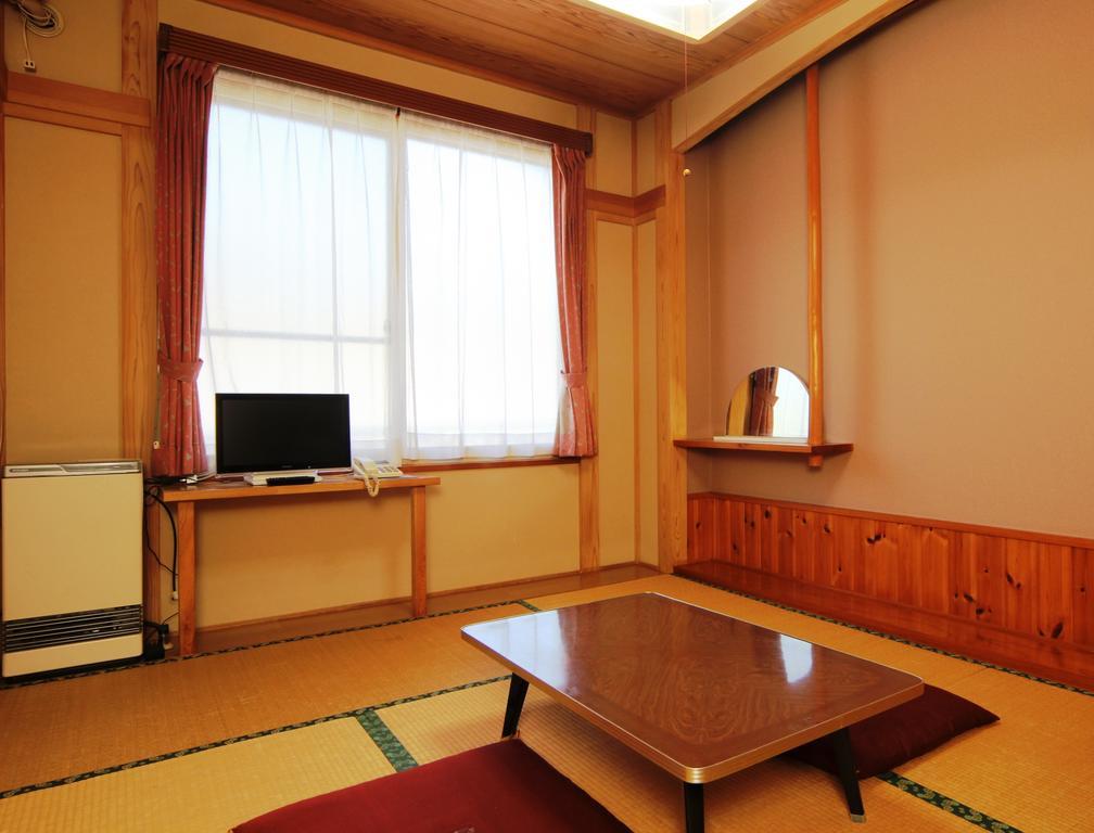 Villa Katashio Nozawaonsen Buitenkant foto