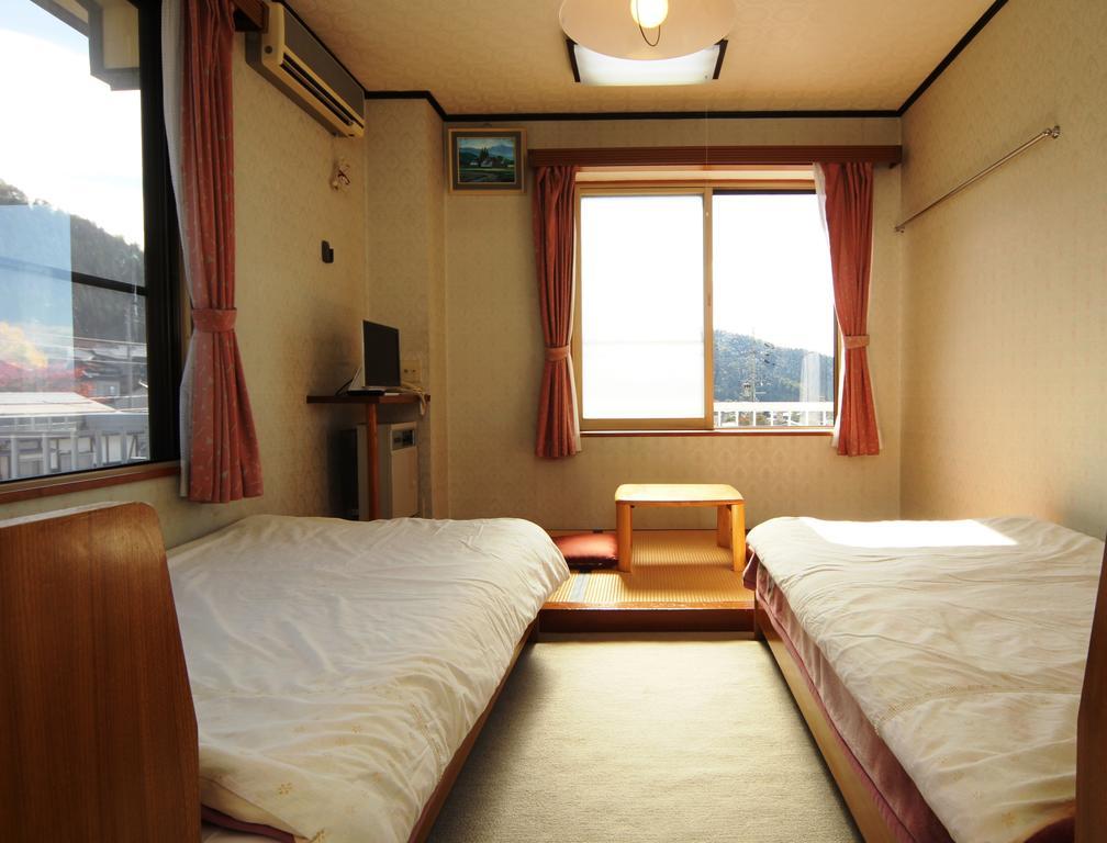 Villa Katashio Nozawaonsen Buitenkant foto