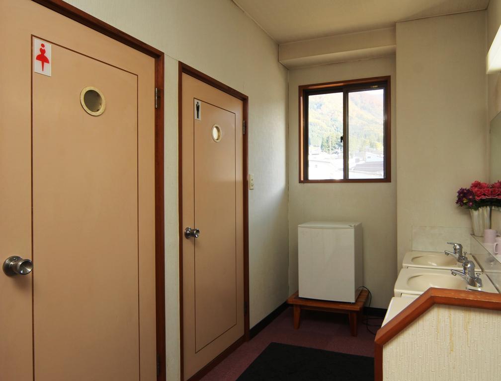 Villa Katashio Nozawaonsen Buitenkant foto