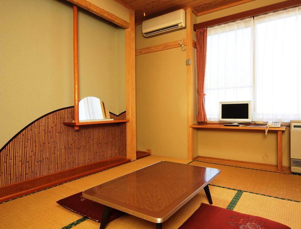 Villa Katashio Nozawaonsen Buitenkant foto