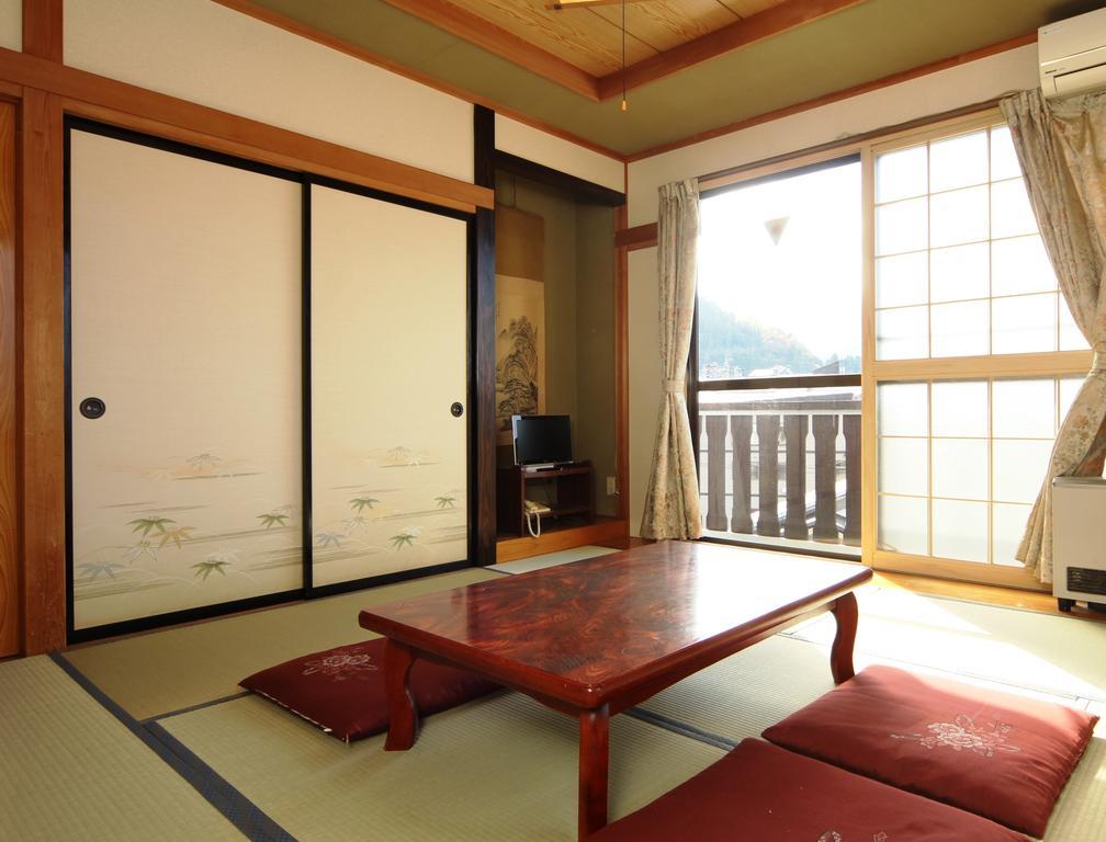 Villa Katashio Nozawaonsen Buitenkant foto