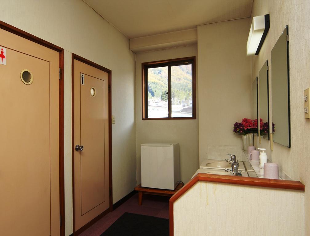 Villa Katashio Nozawaonsen Buitenkant foto
